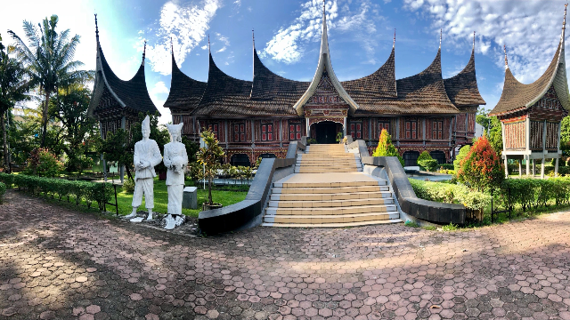 Menyelami Pesona Museum Adityawarman