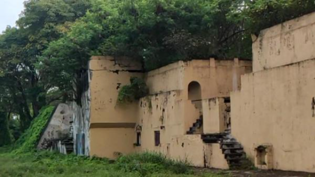 Jejak Pertahanan Kolonial di Ujung Surabaya: Kisah Benteng Kedung Cowek